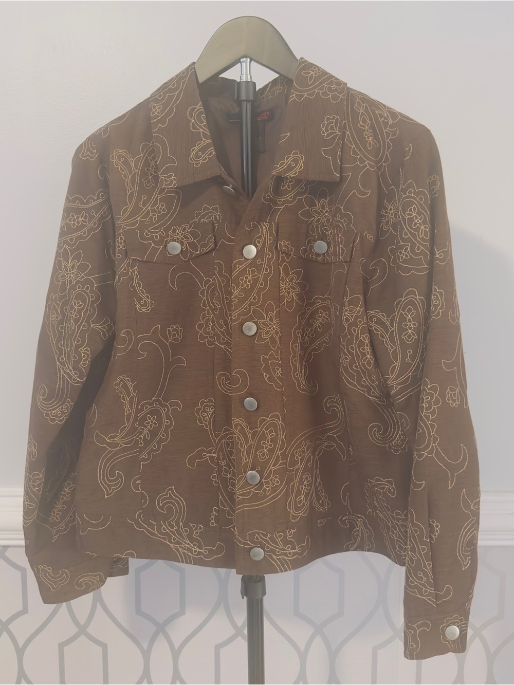 Willi Smith Woman's Embroidered Designed Brown silk Jacket SZ Medium Silver Tone